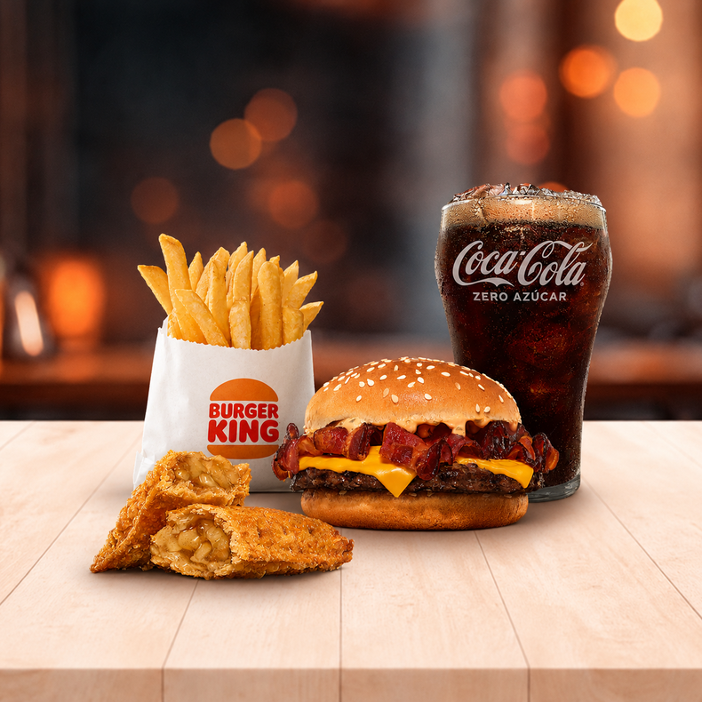 1 Stacker Simple Jr, 1 Papa Jr, 1 Pie de Manzana, 1 Gaseosa de 12 Oz. a S/16.90
