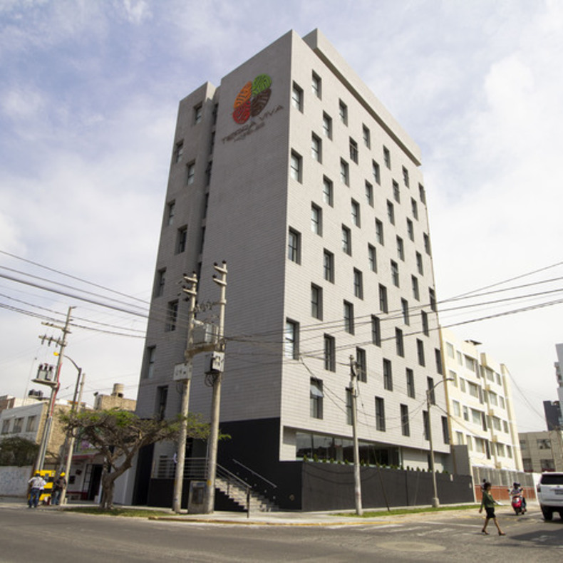 Alojamiento en habitación estándar para 1 o 2 personas a S/200 por noche