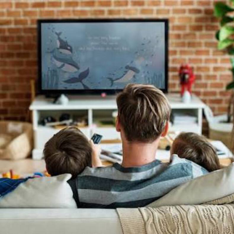 Aplazalo regala 5 Smart TV UHD
